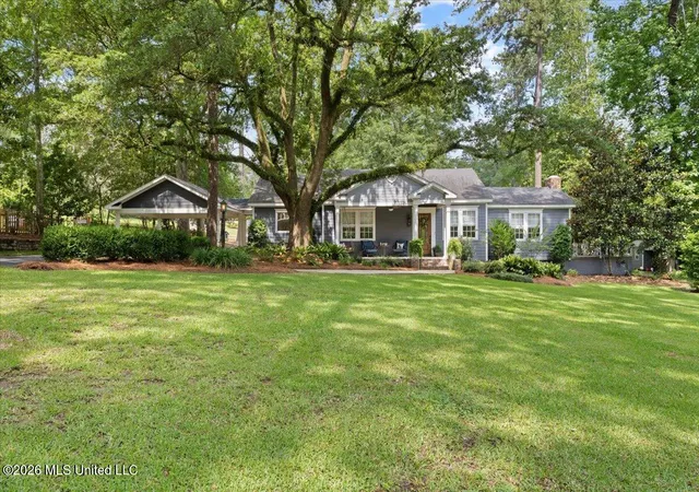 Homes for sale in Laurel, MS | 1548 N 7Th Ave, Laurel, MS 39440 | MLS# 4151487