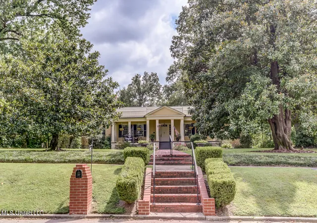 Photo 2 of Single family home for sale at 127 W Gholson Ave, Holly Springs, MS 38635 | MLS# 4152171 | Listing updated on 2026-09-01