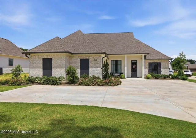Homes for sale in Madison, MS | 114 Katherine Ln, Madison, MS 39110 | MLS# 4151539