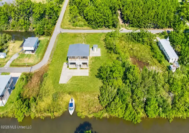 Homes for sale in Bay Saint Louis, MS | 10010 E Bayou View Dr, Bay Saint Louis, MS 39520 | MLS# 4151547