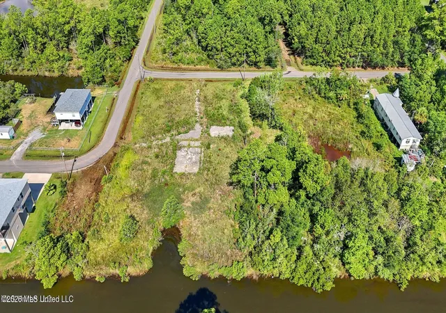 Homes for sale in Bay Saint Louis, MS | 10010 E Bayou View Dr, Bay Saint Louis, MS 39520 | MLS# 4151547