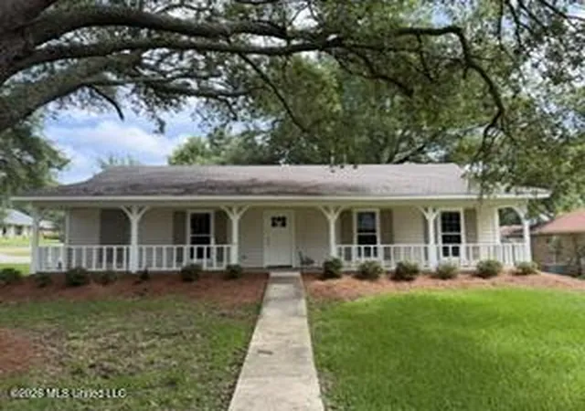 Photo 3 of Single family home for sale at 519 Hunters Crk Cir, Madison, MS 39110 | MLS# 4151563 | Listing updated on 2026-06-24