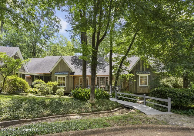 1st image of 12 E Hill Dr, Jackson, MS 39216 | MLS# 4155548