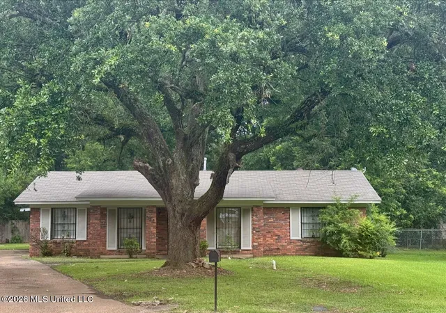 Photo 1 of Single family home for sale at 352 Catalina Cir, Jackson, MS 39204 | MLS# 4152422 | Listing updated on 2026-06-11