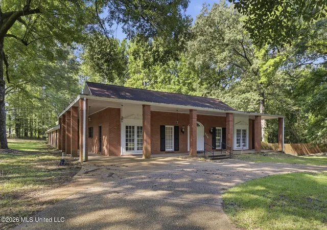Photo 1 of Single family home for sale at 375 Heritage Pl, Jackson, MS 39212 | MLS# 4151628 | Listing updated on 2026-09-08