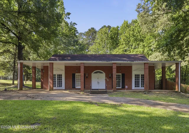 Photo 2 of Single family home for sale at 375 Heritage Pl, Jackson, MS 39212 | MLS# 4151628 | Listing updated on 2026-09-08