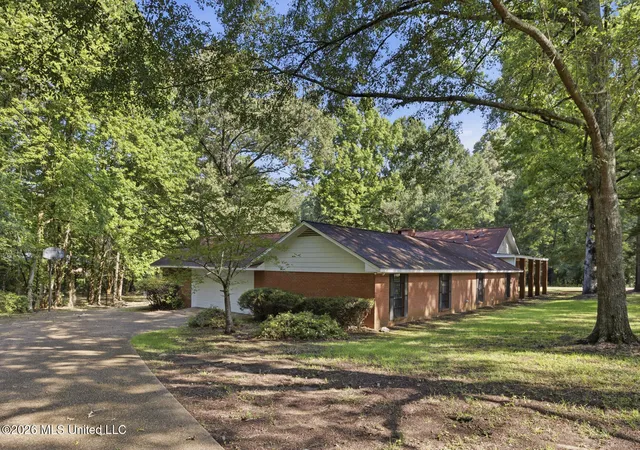 Photo 3 of Single family home for sale at 375 Heritage Pl, Jackson, MS 39212 | MLS# 4151628 | Listing updated on 2026-09-08