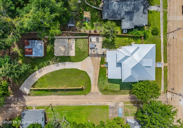 Homes for sale in Water Valley, MS | 301 Market St, Water Valley, MS 38965 | MLS# 4151625