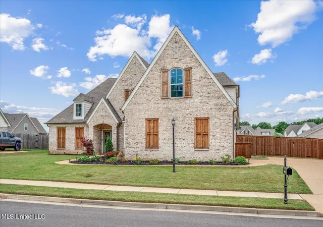 Photo 3 of Sale Pending at 6585 Cataloochee Ln, Olive Branch, MS 38654 | MLS# 4151773 | Listing updated on 2026-07-11