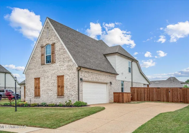 Photo 3 of Sale Pending at 6585 Cataloochee Ln, Olive Branch, MS 38654 | MLS# 4151773 | Listing updated on 2026-07-11