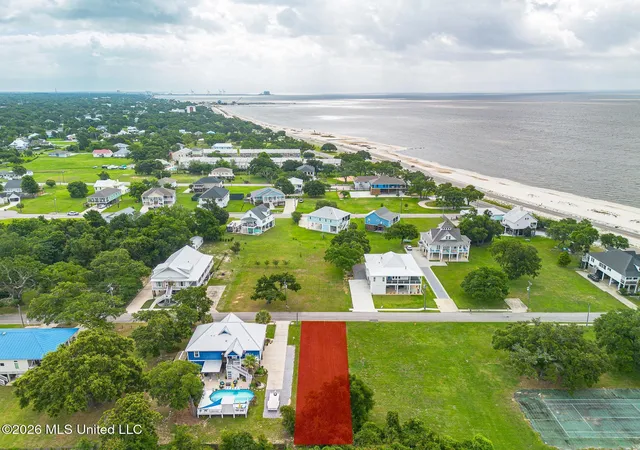 Homes for sale in Long Beach, MS | 212 S Island View Ave, Long Beach, MS 39560 | MLS# 4151758