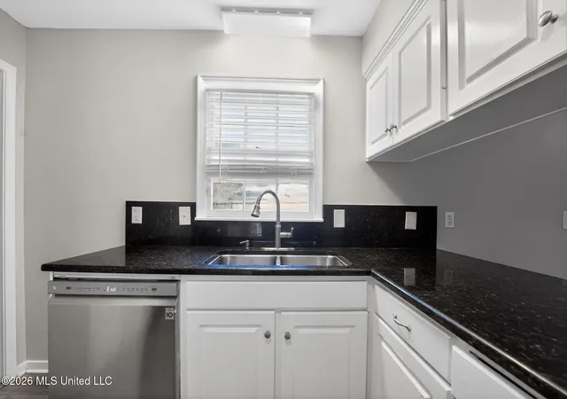 Photo 4 of Single family home for sale at 5801 Orchardview Dr, Jackson, MS 39211 | MLS# 4152149 | Listing updated on 2026-07-13