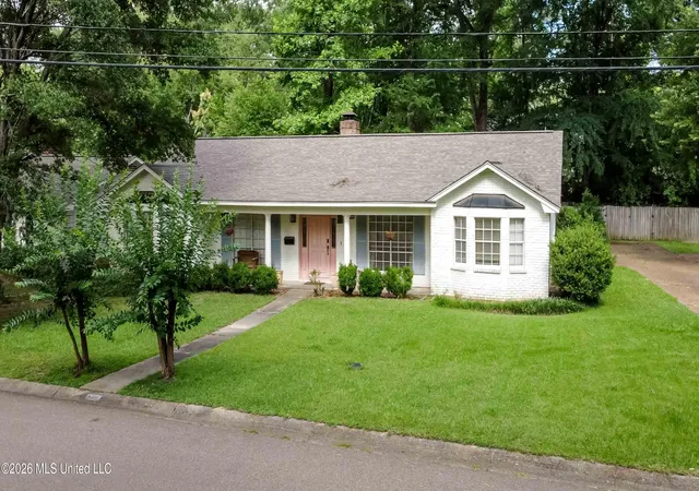 Photo 3 of Sale Pending at 5355 Suffolk Dr, Jackson, MS 39211 | MLS# 4151877 | Listing updated on 2026-08-03