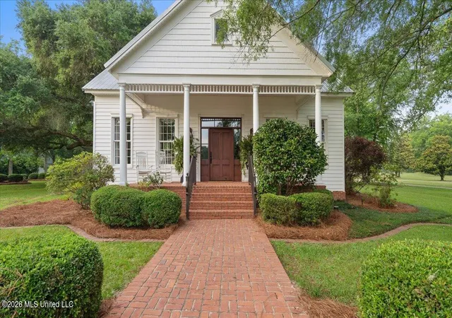 Photo 3 of Single family home for sale at 3826 Mississippi 18, Brandon, MS 39042 | MLS# 4151780 | Listing updated on 2026-09-04