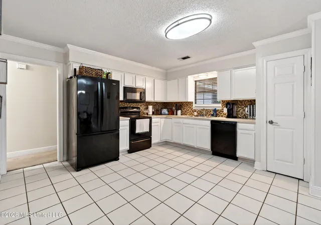 Photo 3 of Single family home for sale at 100 Berryhill Dr, Carriere, MS 39426 | MLS# 4151782 | Listing updated on 2026-09-17