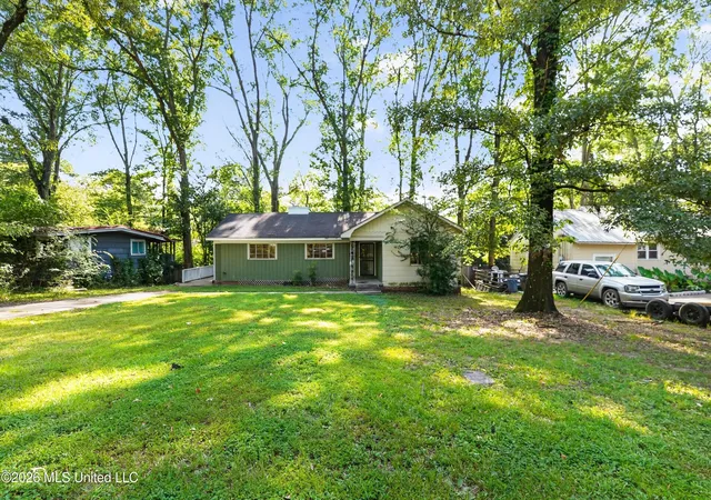Photo 2 of Sale Pending at 4644 Normandy Dr, Jackson, MS 39206 | MLS# 4151802 | Listing updated on 2026-09-08
