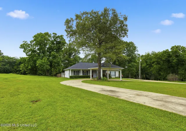 Homes for sale in Ridgeland, MS | 512 Stokes Rd, Ridgeland, MS 39157 | MLS# 4151902