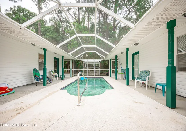 Photo 2 of Single family home for sale at 1 40th Street, Gulfport, MS 39507 | MLS# 4151986 | Listing updated on 2026-09-12