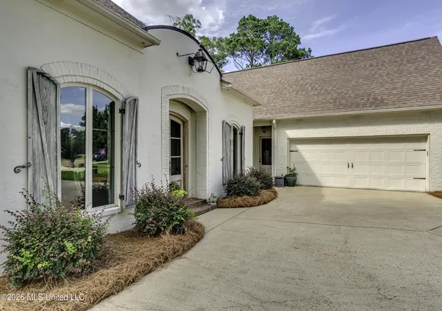 Photo 4 of Sale Pending at 110 Meadow Park Dr, Canton, MS 39046 | MLS# 4151881 | Listing updated on 2026-09-09