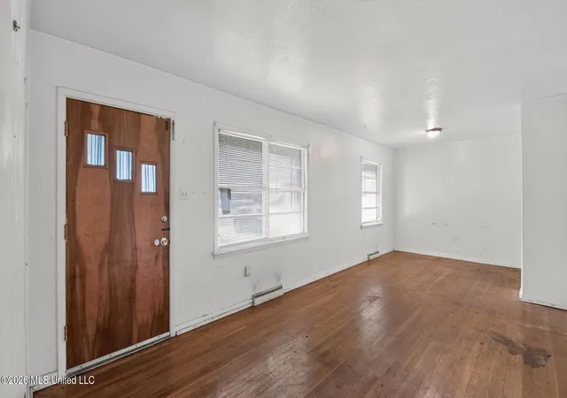 Photo 2 of Single family home for sale at 1936 Ventura Dr, Jackson, MS 39204 | MLS# 4154003 | Listing updated on 2026-09-15