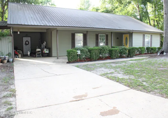 Homes for sale in Gautier, MS | 1533 Albacore Ln, Gautier, MS 39553 | MLS# 4151851