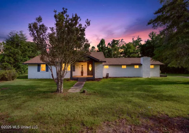 Homes for sale in Gautier, MS | 901 De La Pointe Dr, Gautier, MS 39553 | MLS# 4151861