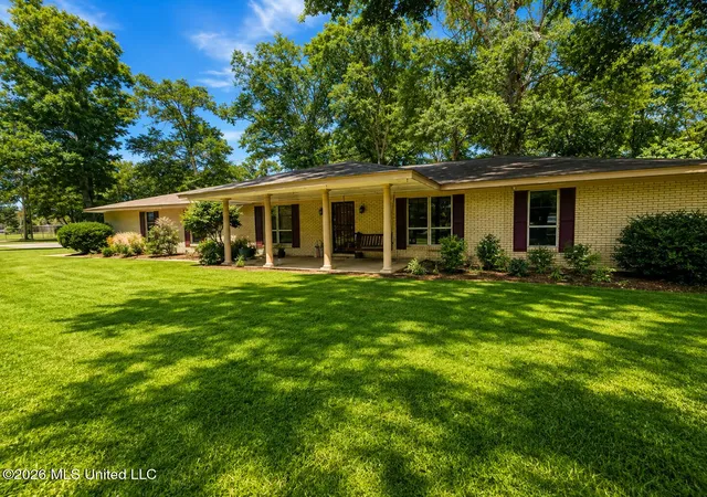 Homes for sale in Greenville, MS | 2237 Carol St, Greenville, MS 38703 | MLS# 4151866