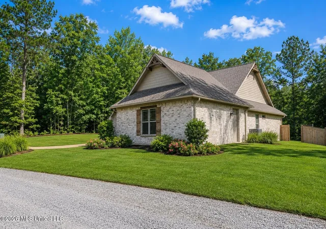 Homes for sale in Mendenhall, MS | 112 Laurelwood Trl, Mendenhall, MS 39114 | MLS# 4151867