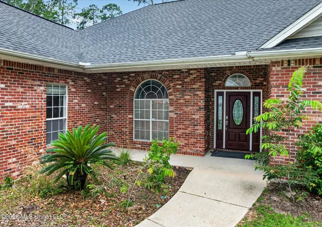 Photo 2 of Sale Pending at 6410 Iona St, Diamondhead, MS 39525 | MLS# 4151922 | Listing updated on 2026-09-08