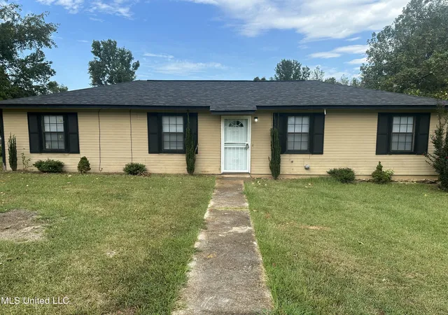 Homes for sale in Batesville, MS | 103 Sherwood Dr, Batesville, MS 38606 | MLS# 4151885
