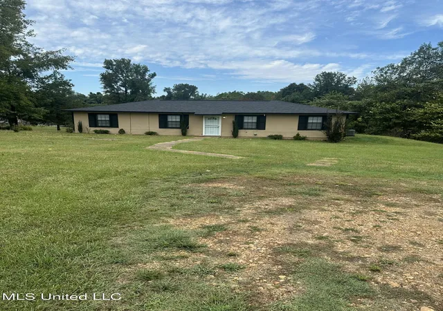 Homes for sale in Batesville, MS | 103 Sherwood Dr, Batesville, MS 38606 | MLS# 4151885