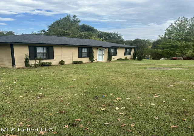 Homes for sale in Batesville, MS | 103 Sherwood Dr, Batesville, MS 38606 | MLS# 4151885