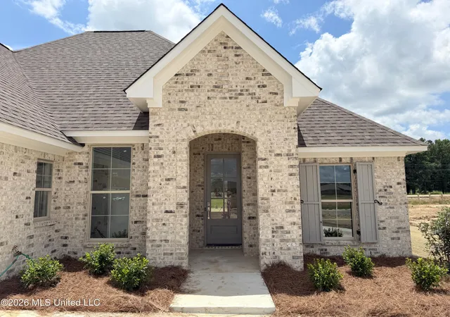 Photo 2 of Single family home for sale at 305 Mesa Cvs, Madison, MS 39110 | MLS# 4151904 | Listing updated on 2026-09-21