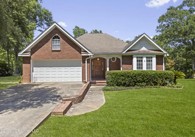 Photo 2 of Single family home for sale at 376 Lakeview Blvd, Biloxi, MS 39531 | MLS# 4151906 | Listing updated on 2026-09-02