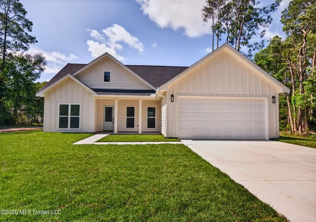 Homes for sale in Waveland, MS | 201 Tarpon St, Waveland, MS 39576 | MLS# 4151962