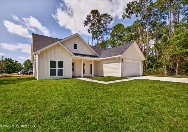 Homes for sale in Waveland, MS | 201 Tarpon St, Waveland, MS 39576 | MLS# 4151962