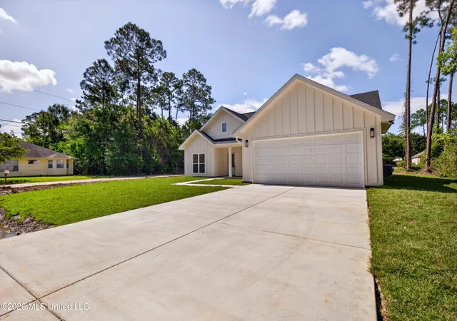 Homes for sale in Waveland, MS | 201 Tarpon St, Waveland, MS 39576 | MLS# 4151962