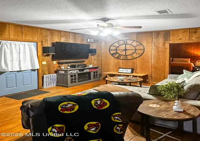 Homes for sale in Bay Springs, MS | 55 E 8Th Ave, Bay Springs, MS 39422 | MLS# 4152086