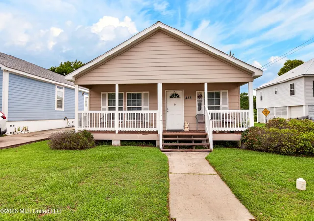 Homes for sale in Pass Christian, MS | 435 E Second St, Pass Christian, MS 39571 | MLS# 4152092