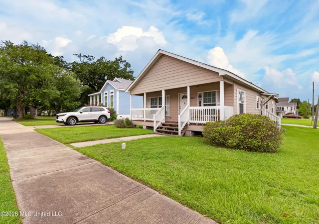 Homes for sale in Pass Christian, MS | 435 E Second St, Pass Christian, MS 39571 | MLS# 4152092