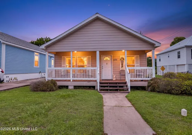 Homes for sale in Pass Christian, MS | 435 E Second St, Pass Christian, MS 39571 | MLS# 4152092