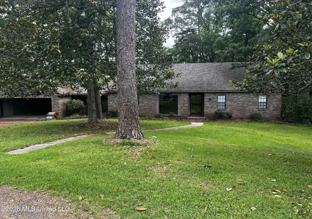 Homes for sale in Florence, MS | 100 Camellia Cir, Florence, MS 39073 | MLS# 4152069