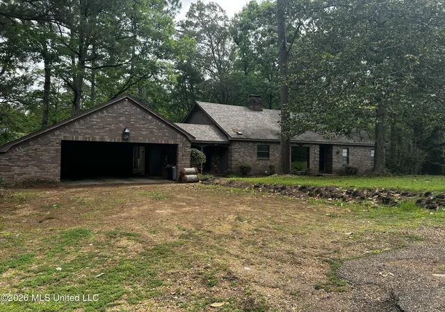 Homes for sale in Florence, MS | 100 Camellia Cir, Florence, MS 39073 | MLS# 4152069