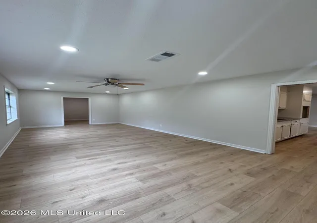 Photo 4 of Sale Pending at 1523 Dorgan St, Jackson, MS 39204 | MLS# 4152349 | Listing updated on 2026-09-18