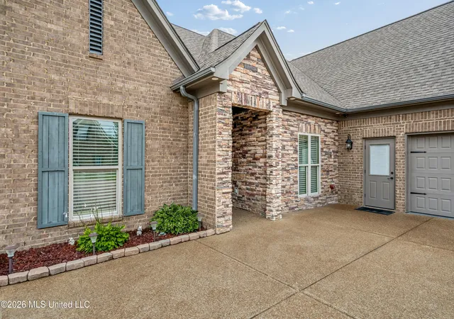 Photo 2 of Single family home for sale at 2190 Redbud Cvs, Southaven, MS 38672 | MLS# 4152150 | Listing updated on 2026-08-28