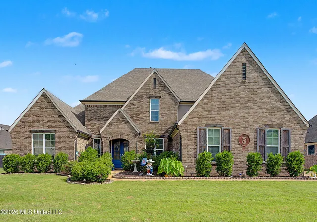 Single family home for sale at 7314 E Hawks Xing Dr, Olive Branch, MS 38654 | MLS# 4153075