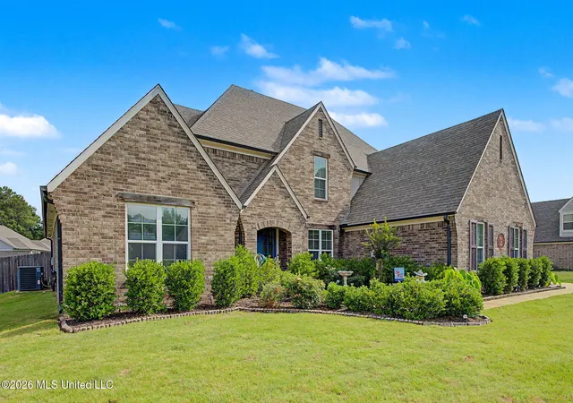Photo 3 of Single family home for sale at 7314 E Hawks Xing Dr, Olive Branch, MS 38654 | MLS# 4153075 | Listing updated on 2026-10-10
