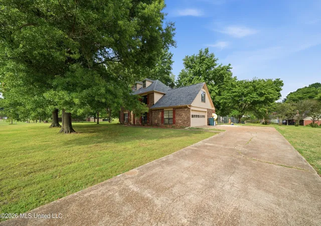 Photo 3 of Single family home for sale at 7630 Whitten Hl Dr, Olive Branch, MS 38654 | MLS# 4152157 | Listing updated on 2026-09-09