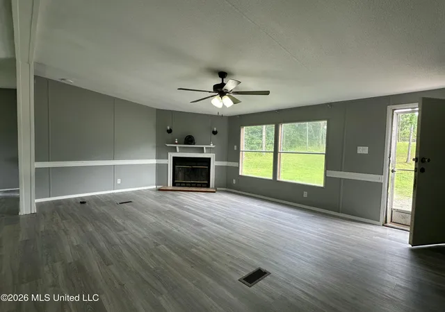 Photo 3 of Manufactured home for sale at 552 Bennett Cir, Byhalia, MS 38611 | MLS# 4152180 | Listing updated on 2026-07-06