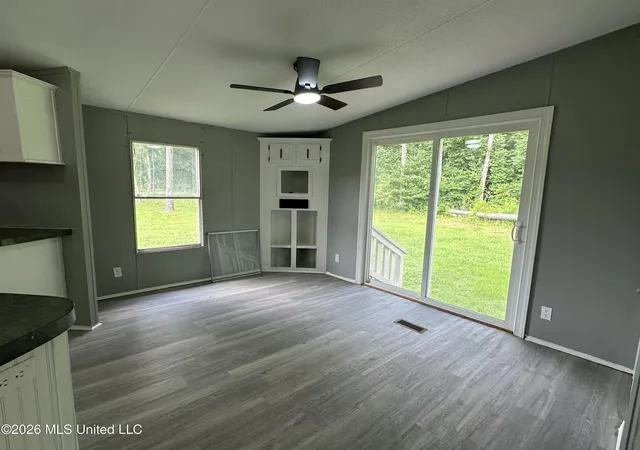 Photo 4 of Manufactured home for sale at 552 Bennett Cir, Byhalia, MS 38611 | MLS# 4152180 | Listing updated on 2026-07-06